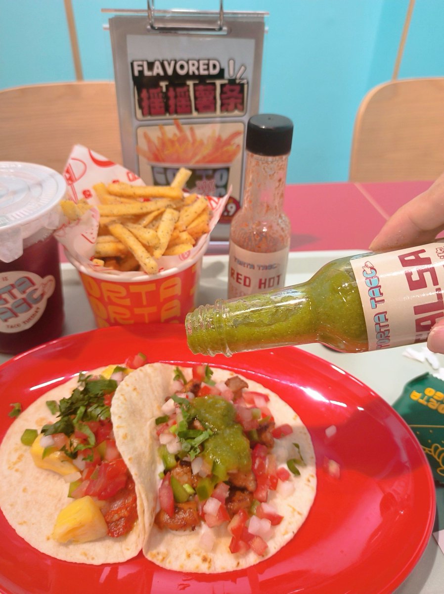 f3ElVSKjw53q7Cv's tweet photo. Craving vibrant Mexican street food Today I’m hooked on crispy carnitas tacos loaded with pickled red onions, lime zest, and a drizzle of spicy crema—each bite is a fiesta for the taste buds! https://t.co/XkZkj5AGh6