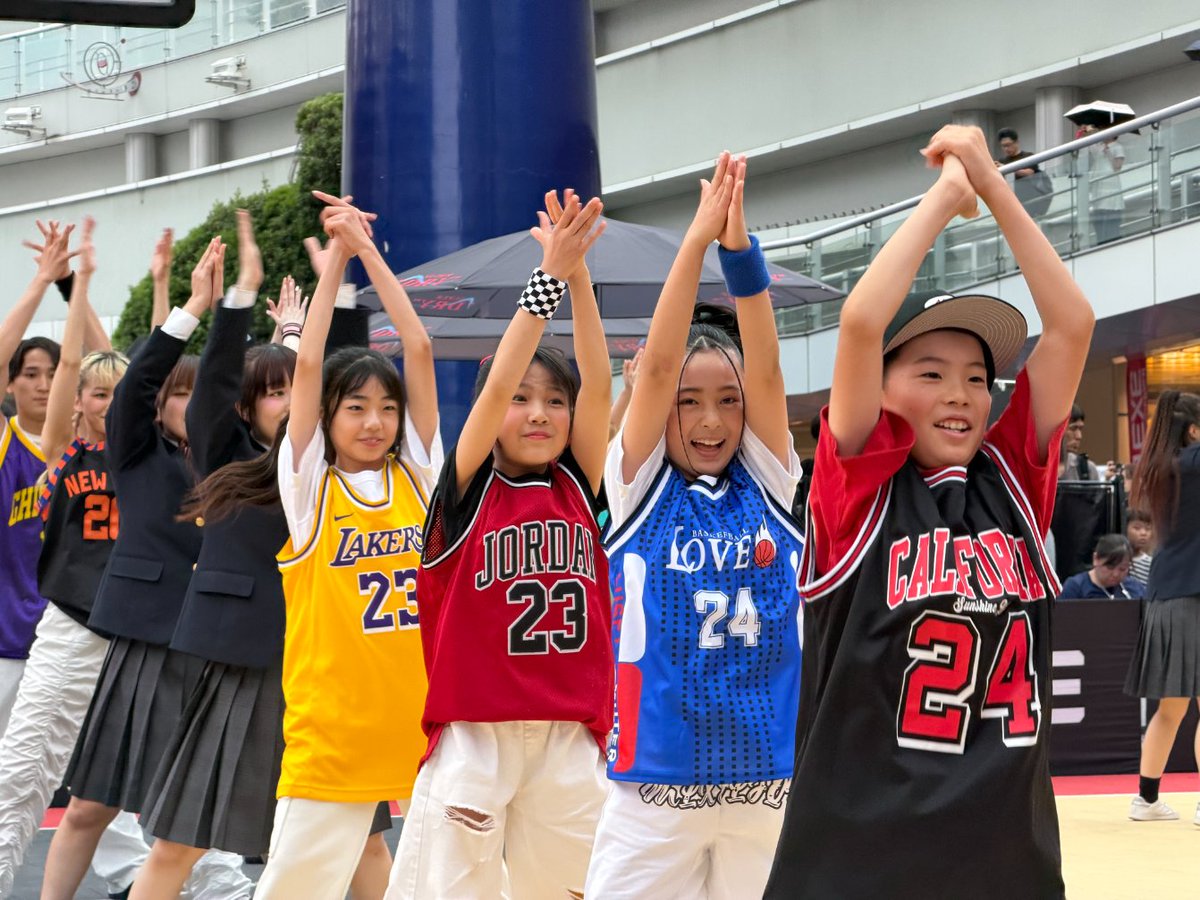 expg_studio's tweet photo. 【 #NAGOYA 】
先日、愛知県名古屋市でおこなわれた『3x3.EXE PREMIER（@3x3league）』にて、決勝前にパフォーマンスを披露🏀✨
パフォーマンスをご覧くださった皆様、ありがとうございました!!

🌻当日の様子はこちら🌻
https://t.co/T02rQhNbkl

#EXPGSTUDIONAGOYA
#EXPG高等学院名古屋校 https://t.co/zOzeLdskzA