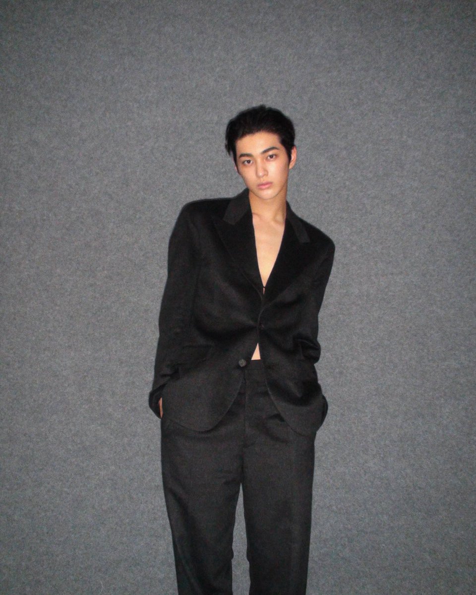 ahnkeonhopics's tweet photo. KEONHO x DAZED KOREA 

#KEONHO #건호 https://t.co/NPJl1N7vKD