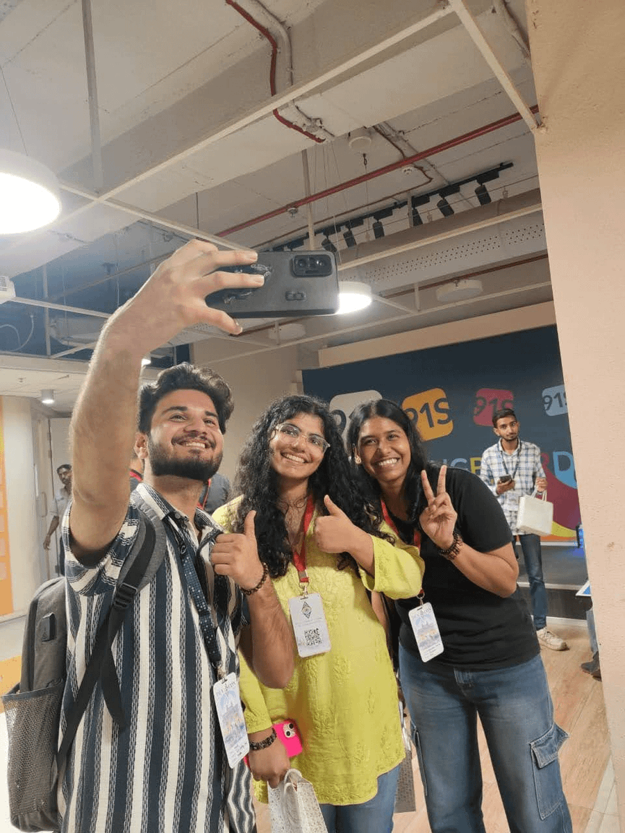 theayacommunity's tweet photo. Road to Devcon VIII India Delhi Edition💜

From Devcon Office Hours and lightning demos to great conversations over lunch, what an incredible day with the Ethereum community.

Thank you to every builder who joined us and to @EFDevcon for making it possible.

See you at Devcon VIII✨