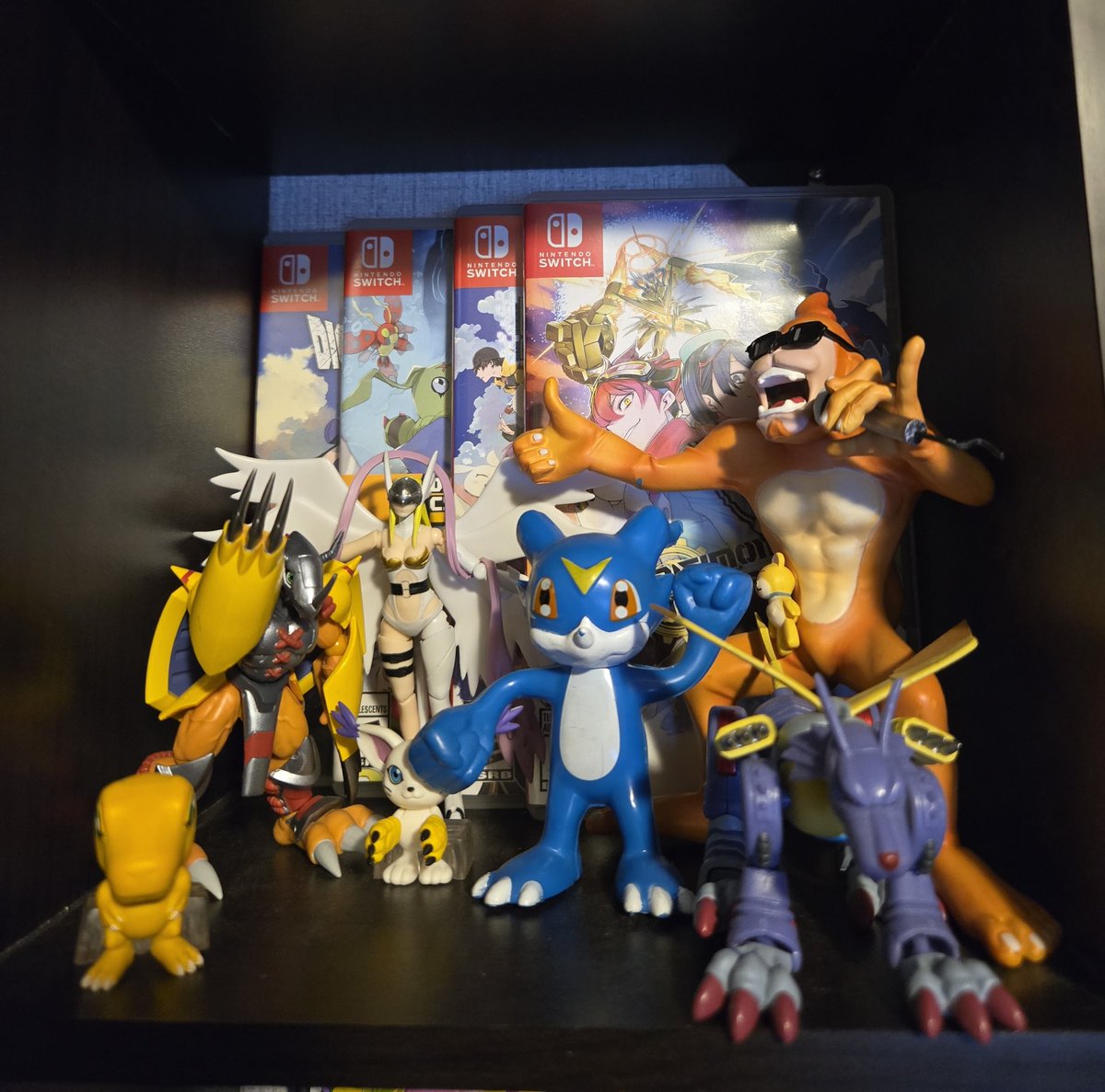KaijuExpertAL's tweet photo. Finally got my hands on digimon story time stranger I now have all current digimon games on switch so I decided to make a display with the few figures I have #digimonstorytimestrangers #digimon https://t.co/lplKznnbe8