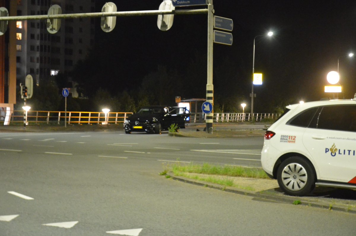 Vechtpartij na botsing met verkeerslicht in Leeuwarden