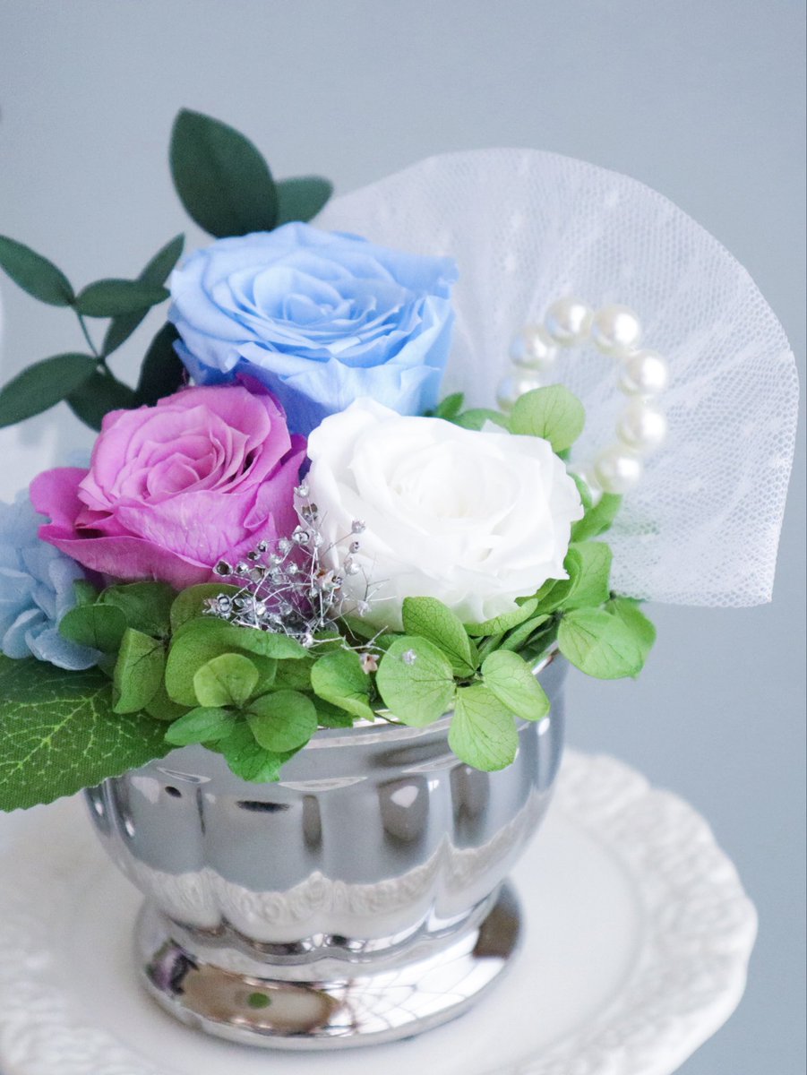 🌿 お供え花 静かに寄り添う、3輪のやすらぎ🕊️ 本物のお花を加工した