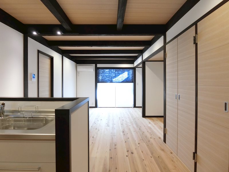 flatagency's tweet photo. 【#京都のお部屋探し】
生活便利で暮らしやすい北大路エリアの京町家🏠
町家の趣を生かしたおしゃれな内装です。

地下鉄烏丸線沿線で市内中心部や京都駅へのアクセス◎
京都移住をお考えの方もぜひご検討ください🙌

詳細↓
https://t.co/j0e1xsTICp
#京都賃貸 #京都移住 https://t.co/KhQEWDMgyI