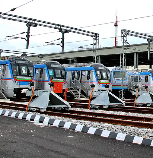 hydinfra's tweet photo. Delay in SBI Caps Review Could Push Hyderabad Metro Phase-II Costs Even Higher

🔹Hyderabad Metro Phase-II costs have risen significantly, with the revised DPR estimating construction costs at ₹314 Cr/km, up from ₹269.83 Cr/km earlier
🔹Officials warn the figure could increase further if DPR revisions and approvals continue to be delayed
🔹Separately, the Telangana Govt's takeover of Phase-I remains on hold as the ₹13,600 Cr IRFC loan is yet to be released. Until then, L&T will continue operating the metro and is reportedly bearing interest costs of around ₹70 Cr per month
🔹A joint Centre-State SBI Caps committee is expected to review the project's assets, liabilities and financial obligations before a final takeover decision
🔹Officials expect the committee to submit its report by September
#hyderabadmetro