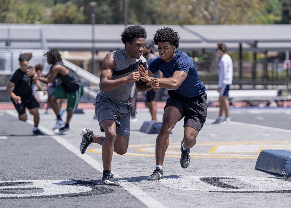 richnichols03's tweet photo. #SWARMCITY ! @FullColl_FB https://t.co/ygAxCkaGrE