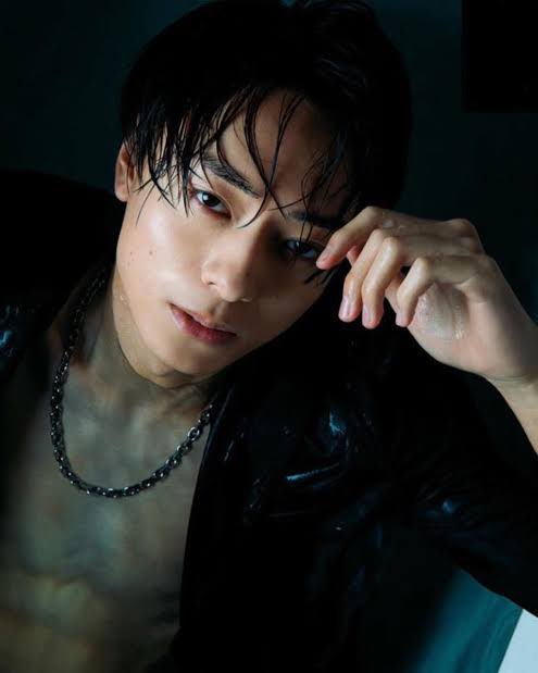 Ryuto_Ryuki's tweet photo. 仕事中だからそっといい身体置いておくね
みんなもコレ見て午後頑張ろ？

  #作間龍斗( #ACEes) #鍛え上げられた身体 https://t.co/baVARZMf3W