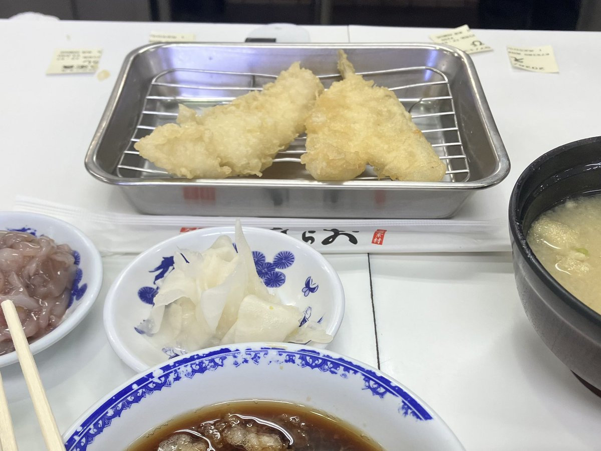 mariboo_vol2's tweet photo. 地元民も大好き、天麩羅ひらお

千円ちょっとで8品
チェーン店とは思えない、美味い
塩辛買って帰りたい https://t.co/vt3iNMtj7R