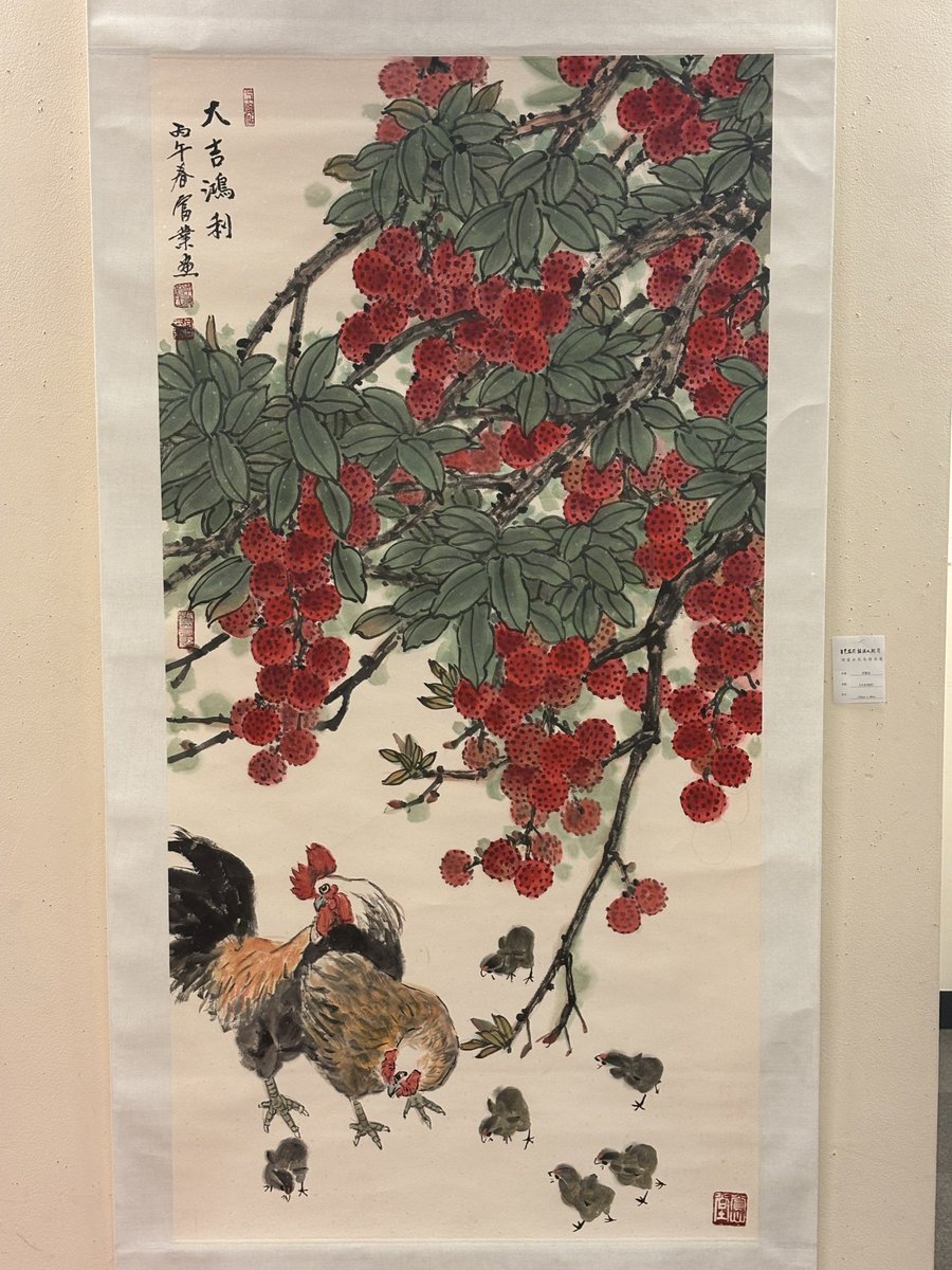 繊細な筆遣いと鮮やかな色彩が織りなす花鳥画の世界。 一枚一枚の作品