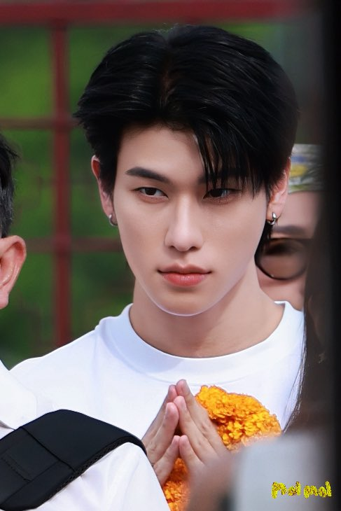 pattomatoface's tweet photo. รูปนี้หล่อคมเฉี่ยวมาก คิ้วส่งตา ตาส่งจมูก จมูกส่งปาก

OFFROAD MADDOCTOR WORSHIP  #บวงสรวงหมอพันทางxออฟโรด https://t.co/SCHAgmBqa6