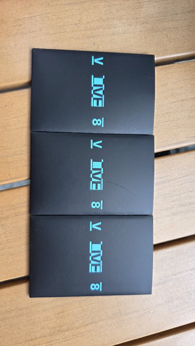 niruvana_coco's tweet photo. SEVENTEEN V8 콘서트 캐럿존 양도
1SET=1.8
3sets 양도우선
Dm주세요

2026 VERNON THE 8 LIVE Caratzone photocard 버논 디에잇 최한솔 서명홓 https://t.co/YV4nMXhyTd