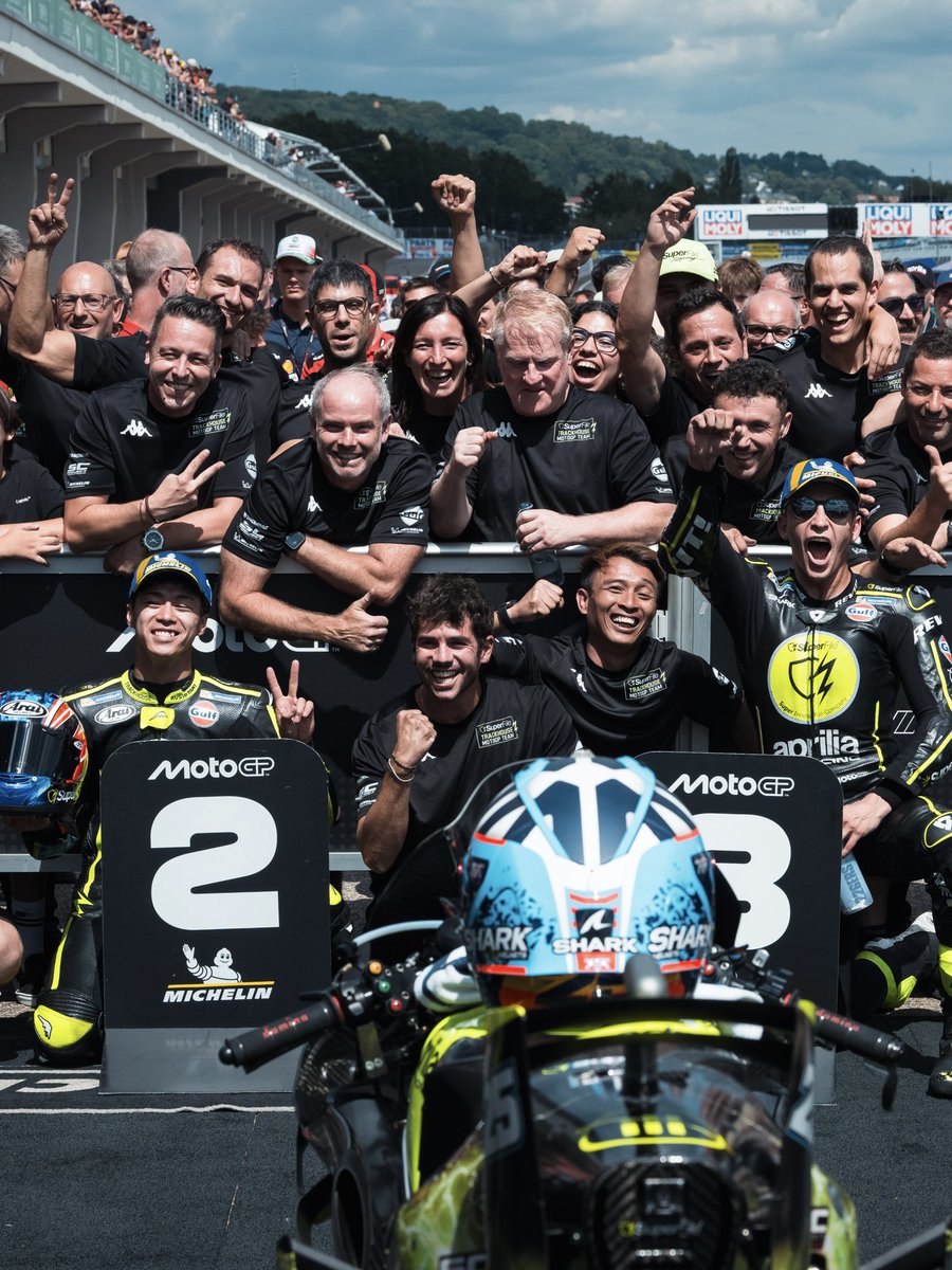 ivo7_VR46's tweet photo. 藍選手の好調さもさることながらチームメイトのラウルもかなりの好調ぶり
そして彼らの所属チームであるSuperFile Trackhouse MotoGP Team
Aprilia Factoryを喰う勢いの秘密を是非とも知りたいです
ジャーナリストの皆さん
サマーブレイク中にその秘密を探って頂けませんか? https://t.co/19uwNKMlZo