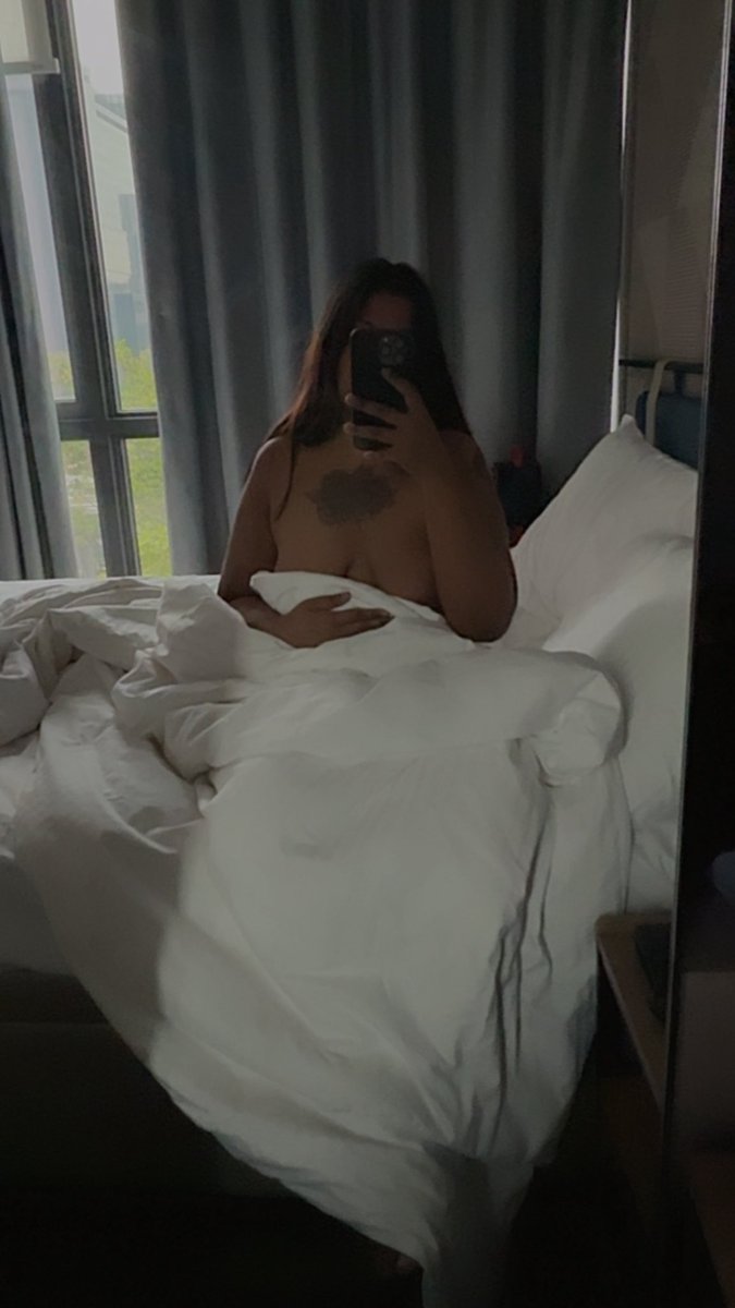 x_rated_curvess's tweet photo. your pov in the morning https://t.co/siVPN4HwyT