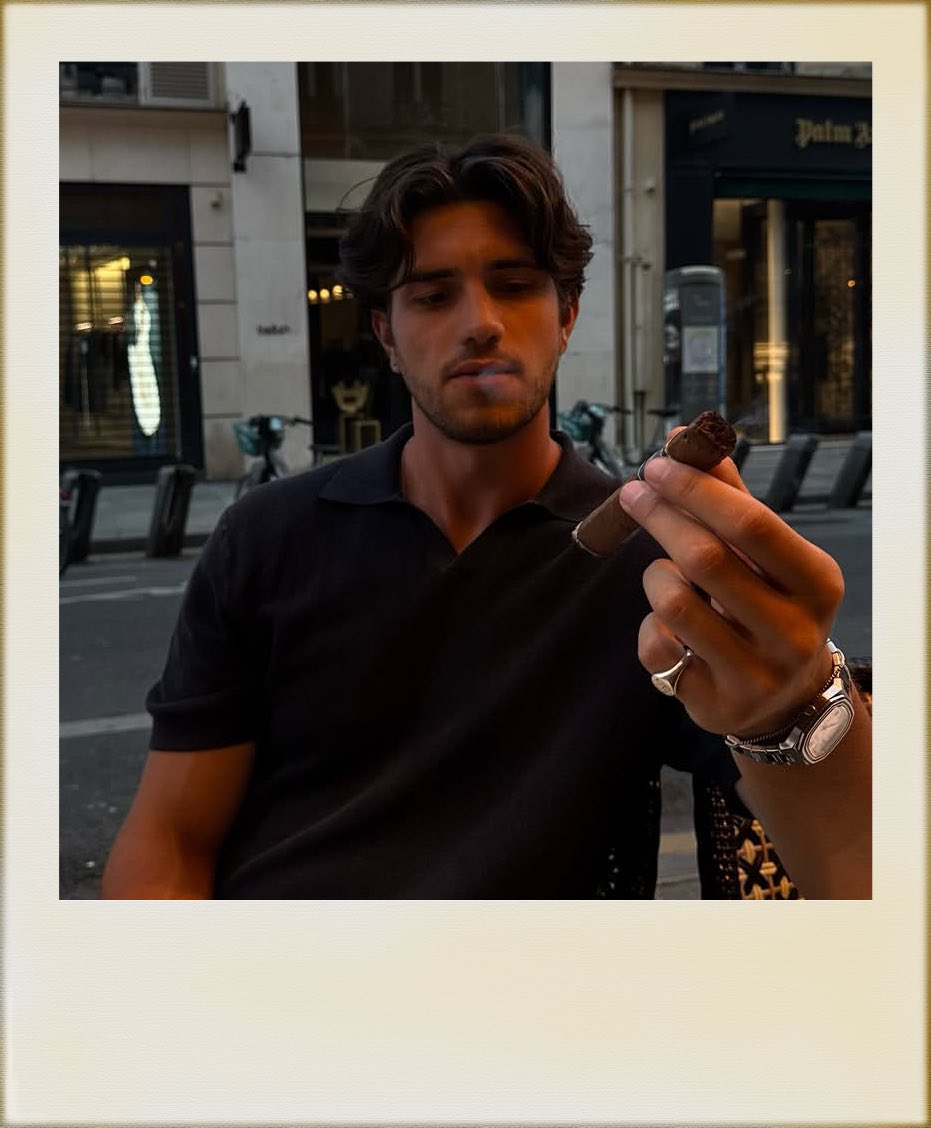 CigJohn tweet media