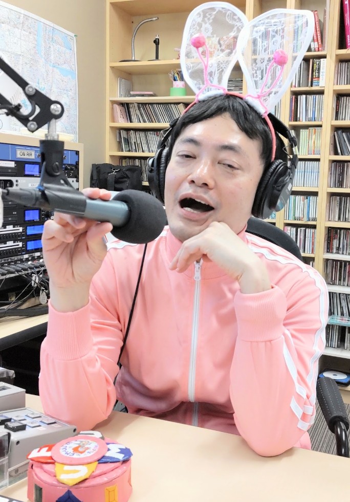 mm_matayoshi2's tweet photo. FM-UU『UUファイブ　レンジャーミュージック』
本日16:30〜17時放送！(再22:30〜)UUピンクが担当です！
7月は「洋楽特集！」

メールhttps://t.co/ra8HabR3eP
牛久周辺85.4MHz
全国→リスラジhttps://t.co/Sf1hDjGfVz
#FMUU #レンジャーミュージック https://t.co/7snPnNIbZF
