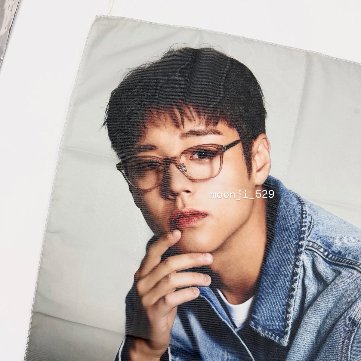 moonji_529's tweet photo. 기영이 치킨 안경 지후니 포스터 왔어 🩵🫧 https://t.co/c6tURxpQYU