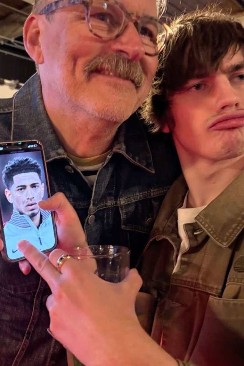 quinnzier's tweet photo. me too spike me TOO https://t.co/PbKtegIVdu