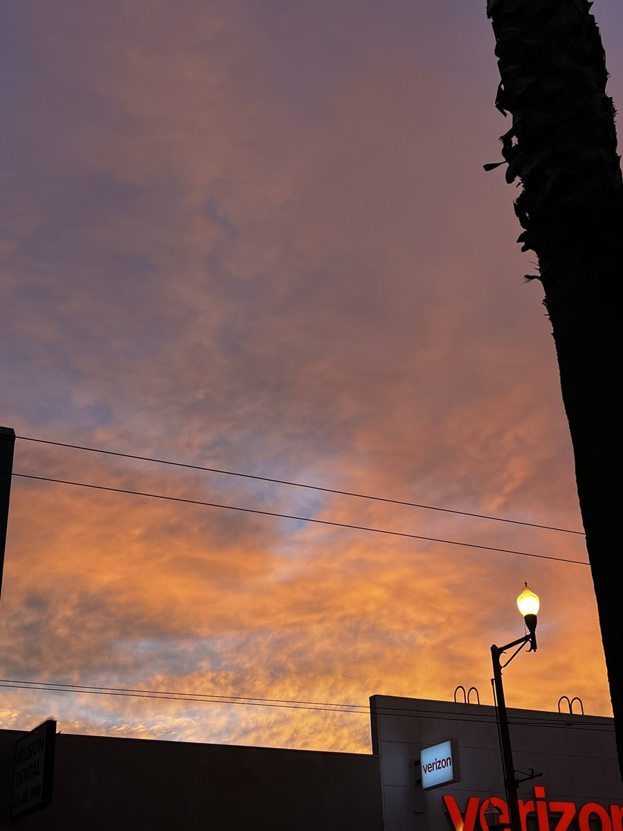 janetpak's tweet photo. @swedishsteel The clouds were stunning tonight https://t.co/N8qMXxEScN
