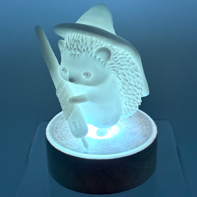 info_how's tweet photo. 【オンラインショップ】本日から先日のいわさきゆうしさん個展の一部作品、グッズを期間限定で販売開始しました◯
予約受注品※のほか、個展で発表された新グッズや旧作原画なども販売しますのでぜひこの機会にお求めください🦔

https://t.co/OvGnCG8Boz

販売期間/2026年7/13(月)12時〜8/16 19時迄→ https://t.co/wof24Qgywg