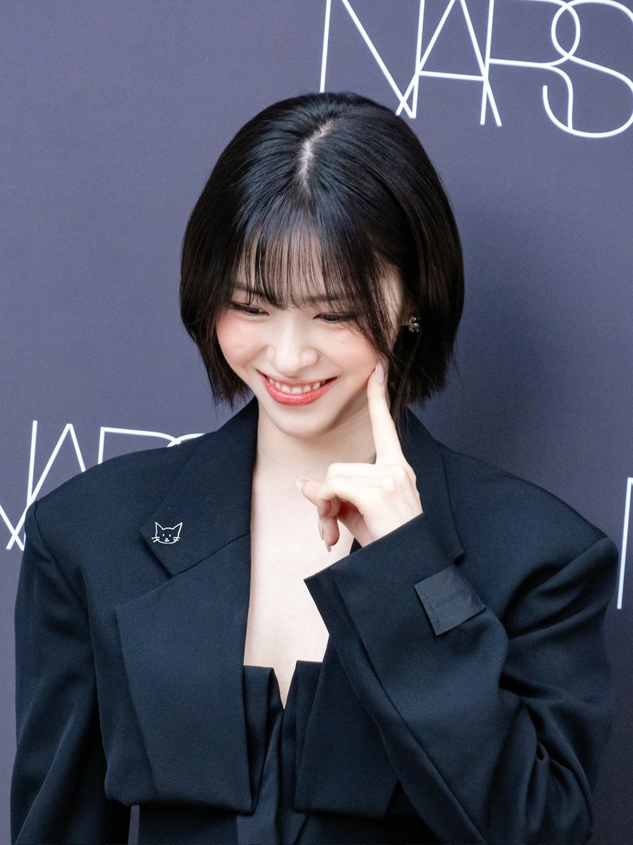 ILRyujin17's tweet photo. 2607013 NARS

#ITZY #있지 #RYUJIN #류진 #リュジン #申留真 https://t.co/rTy3BiVxxv