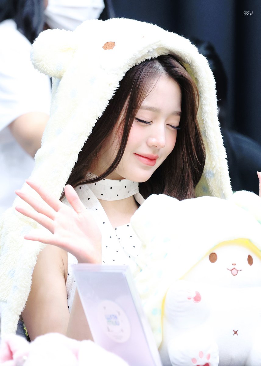 forone999's tweet photo. 260712   
#아이브 #IVE #장원영 #원영 
#WONYOUNG #JANGWONYOUNG 
#ウォニョンv https://t.co/r4MBIy7sSX