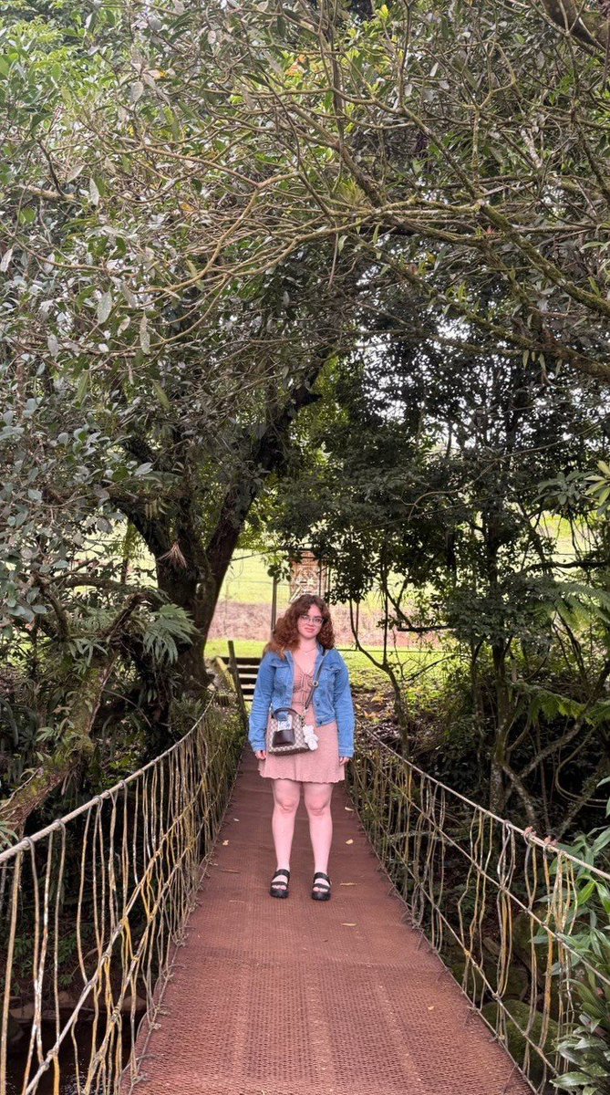 Sallyme_11's tweet photo. Hoy salí a un lugar super lindo con mis papás, es tipo temático pq hay un lago donde puedes pescar truchas y te sirven lo que pescas o si quieres comer otra cosa también hay, fue bonito
Además había un mini acuario donde había una medusa, es la primera vez en mi vida que veo una. https://t.co/AxjMRZxAaE