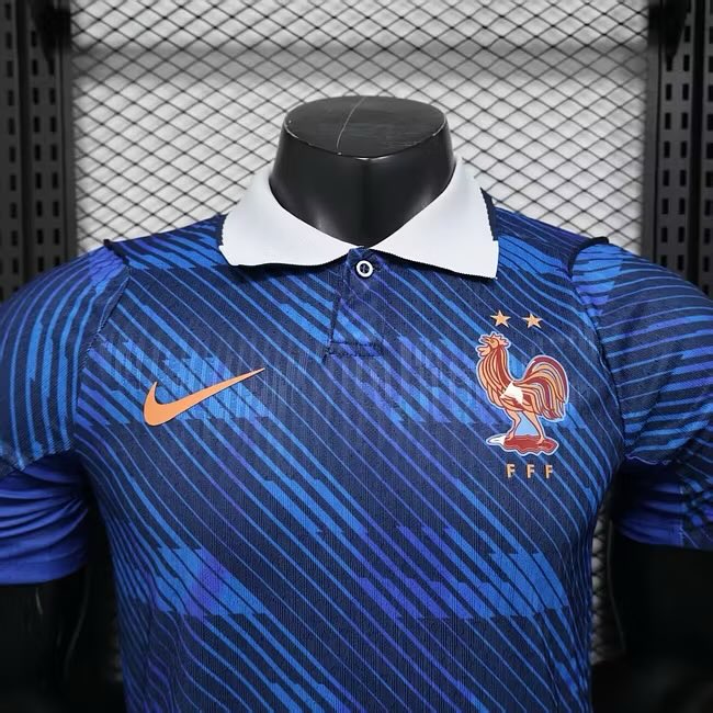 ViDAFOOTBALL1's tweet photo. - تيشرت منتخب فرنسا الاساسي 2026 😮‍💨💙.

🔗 | للطلب عبر المتجر الالكتروني :

https://t.co/NGnz6ShwPW https://t.co/BT41mFzady