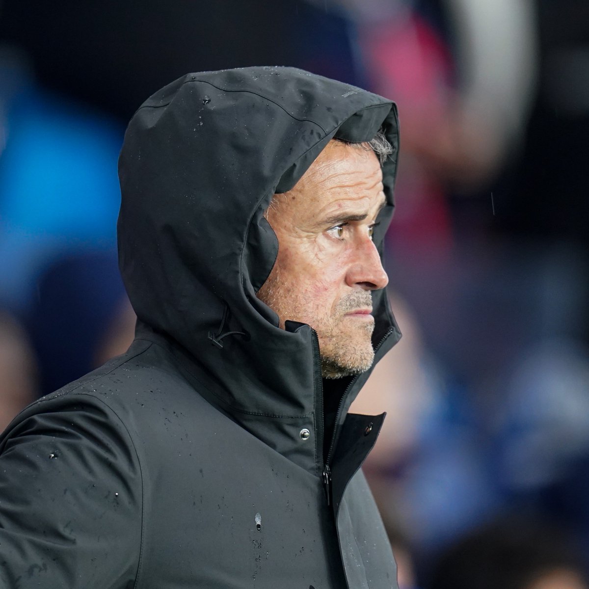 _BeFootball's tweet photo. 🚨 LE PSG INSPIRE LES BLEUS PENDANT LE MONDIAL ! 🔥💙❤️

Pressing, coups d’envoi, corners ou encore gestion des penalties : l’équipe de France s’inspire de plusieurs principes de jeu développés par le PSG de Luis Enrique.

Les automatismes des Parisiens, notamment Dembélé, Doué et Barcola, facilitent l’application de ces méthodes chez les Bleus.

(@lequipe)