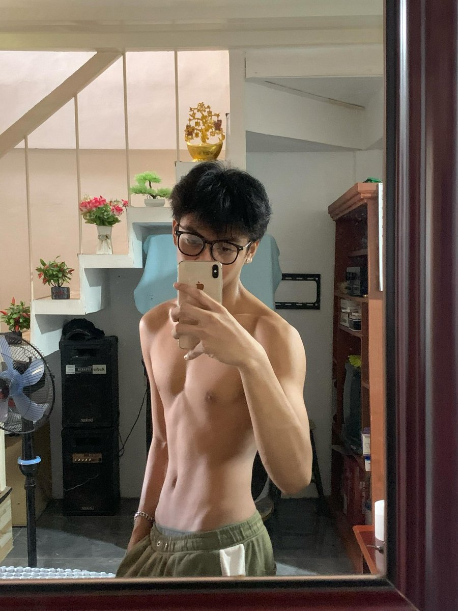 marksdakzz's tweet photo. dm sa gusto ma sendan🍆💦 #alterpinoy #viral https://t.co/ojhNoGTeRi