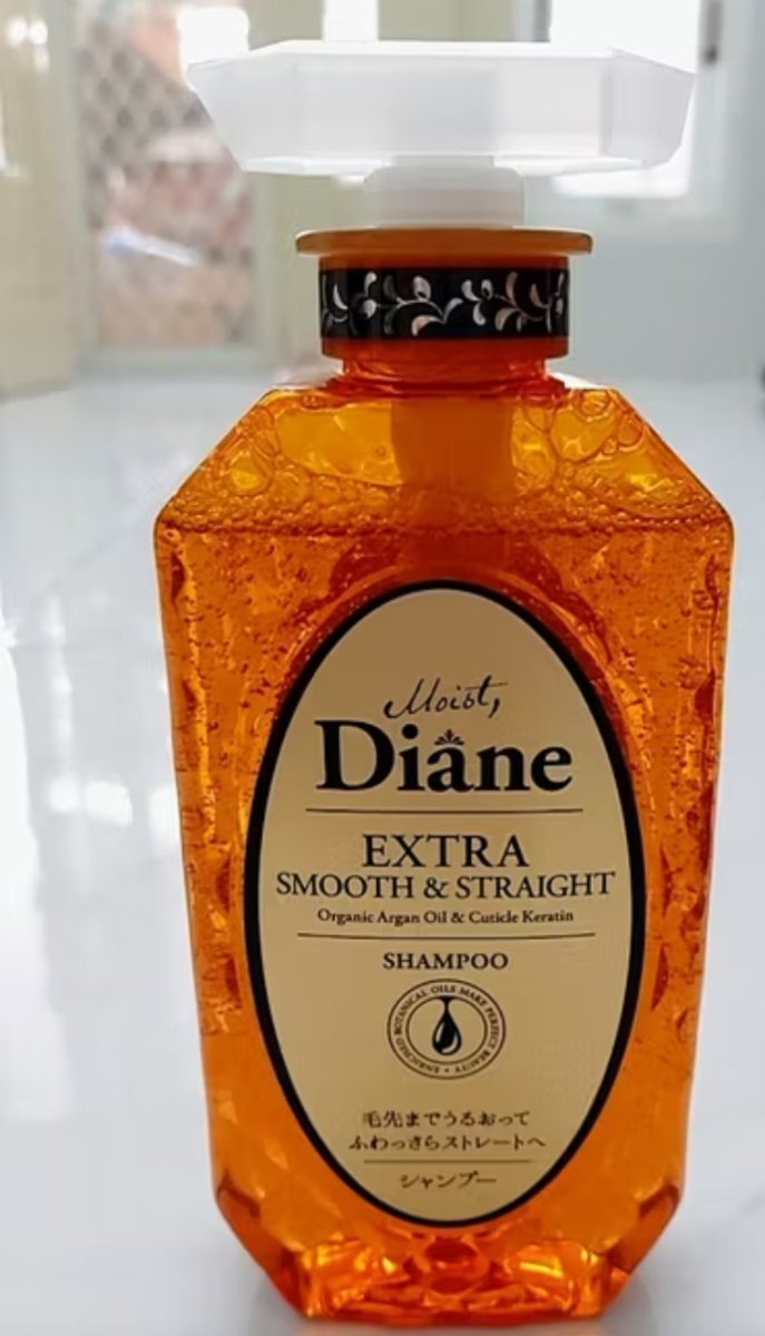 Pistachiojingga's tweet photo. 1. Pilih produk yang tepat, gunakan shampoo dan  yang berlabel smoothing atau frizz control. 

contohnya beberapa varian yang cocok
*Tresemme yang ini
https://t.co/0aC47KQKrQ
* Makarizo
https://t.co/uuWi7jRIcX
*Moist Diane
https://t.co/bwkRT4wdYm https://t.co/xpWZhqVQvY