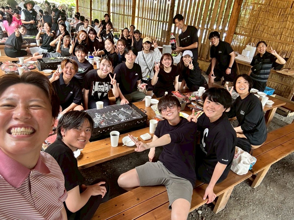 terakoha_20's tweet photo. みんなでBBQをしました🍖

とっても美味しいお肉を沢山頂きました！

ここからまた気合い入れてみんなで暑い夏を乗り越えていきましょう！！！

#fcふじざくら山梨 
#BBQ https://t.co/49N61Ha0Pv