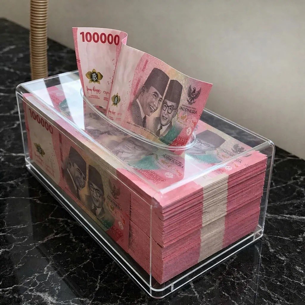 terviralin's tweet photo. Beginilah kondisi orang #kaya

#tisu pun diganti dengan lembarang #uang Rp 100.000 https://t.co/5ehxD37eq8
