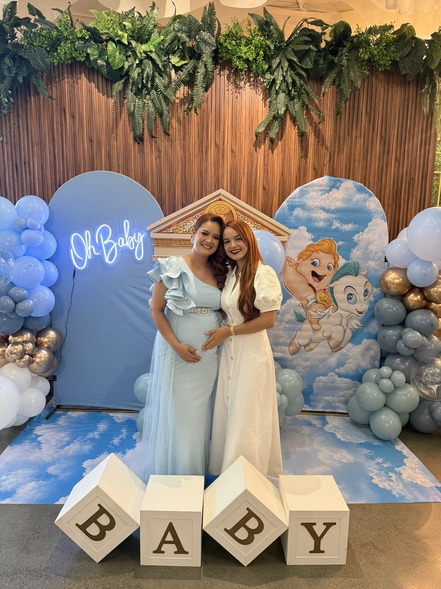 GloriaDebanhis's tweet photo. Estoy tan orgullosa de ti!!! Te ves hermosa con esa pancita, serás la mejor mamita del mundo ✨ afortunado Mauro, afortunado de tener a una mamita tan llena de amor para dar  y responsabilidad 😍 te anhelamos precioso Mauro, ya queremos conocerte amor!!!!🤍🤍🤍🤍🤍 https://t.co/JjsnwOkd4z