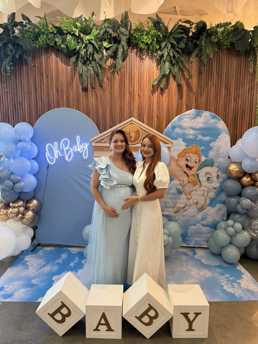 GloriaDebanhis's tweet photo. Estoy tan orgullosa de ti!!! Te ves hermosa con esa pancita, serás la mejor mamita del mundo ✨ afortunado Mauro, afortunado de tener a una mamita tan llena de amor para dar  y responsabilidad 😍 te anhelamos precioso Mauro, ya queremos conocerte amor!!!!🤍🤍🤍🤍🤍 https://t.co/JjsnwOkd4z