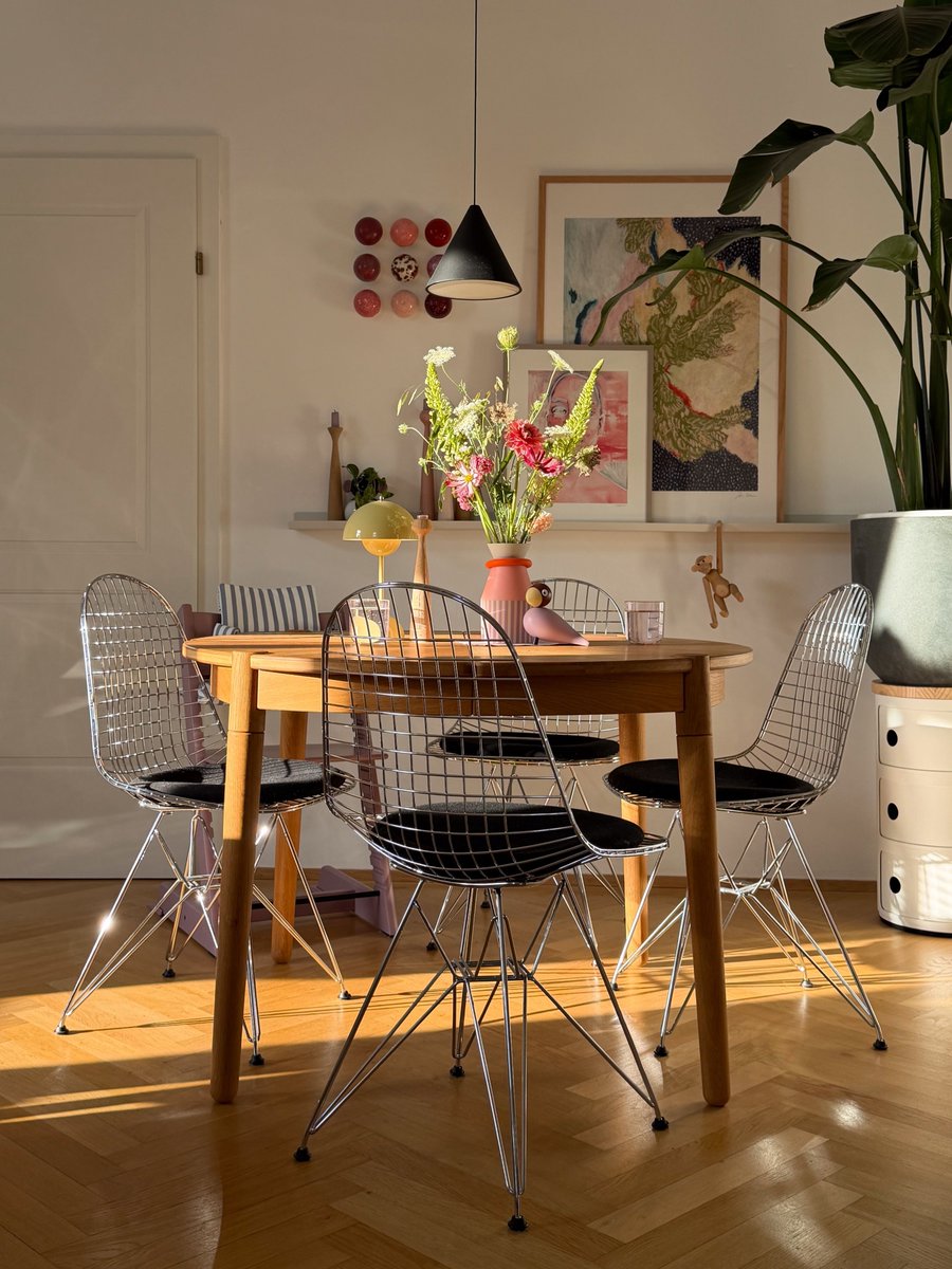 interiorstellar tweet media