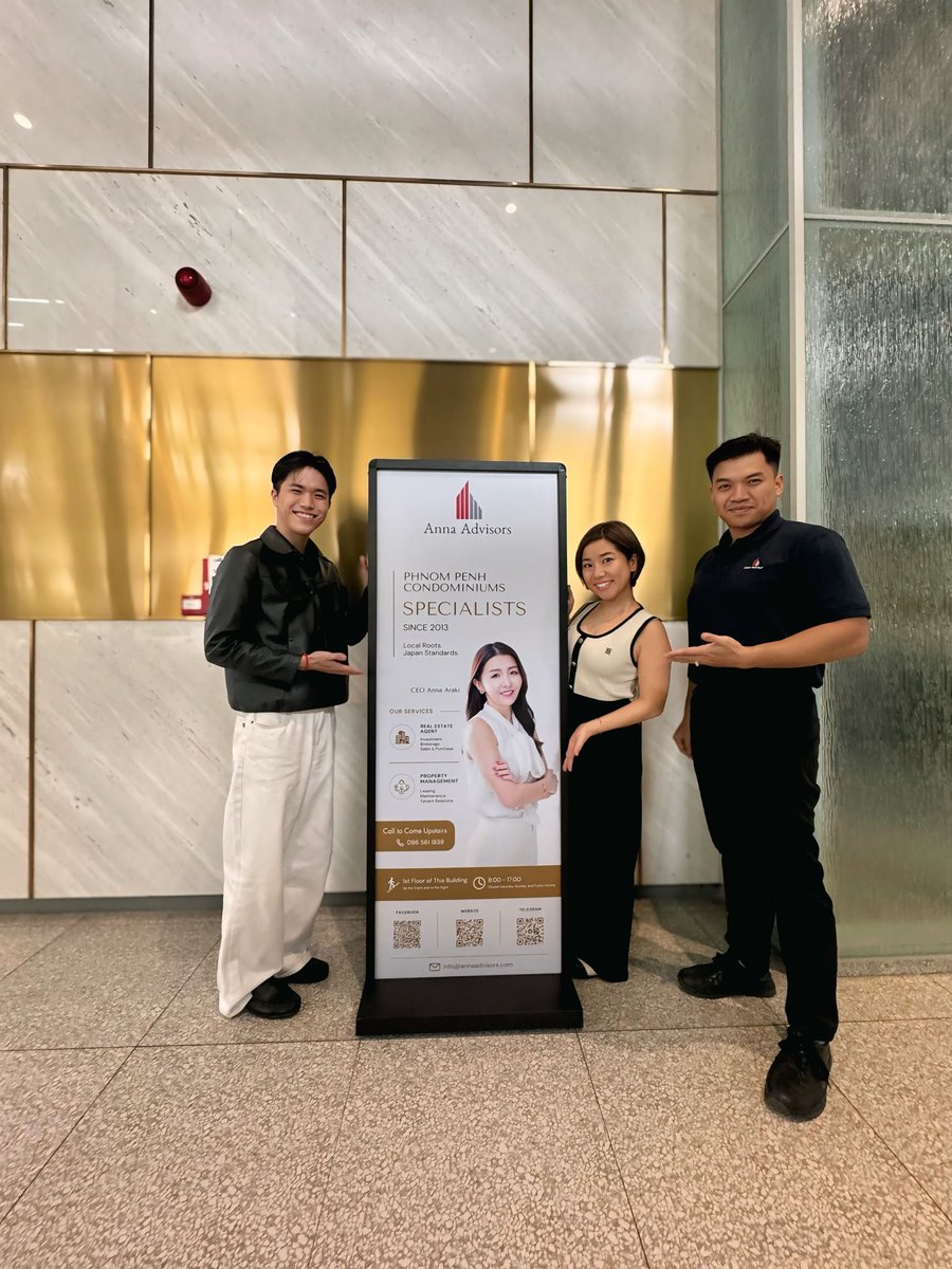 AtMidori's tweet photo. The signboard has arrived …✨delivered Cambodian style 🇰🇭🤣
カンボジアスタイルのデリバリーで看板が届きました🥹😂
#cambodiapropertyagent
#カンボジア不動産 
#annaadvisors https://t.co/wlJ76H2rV8