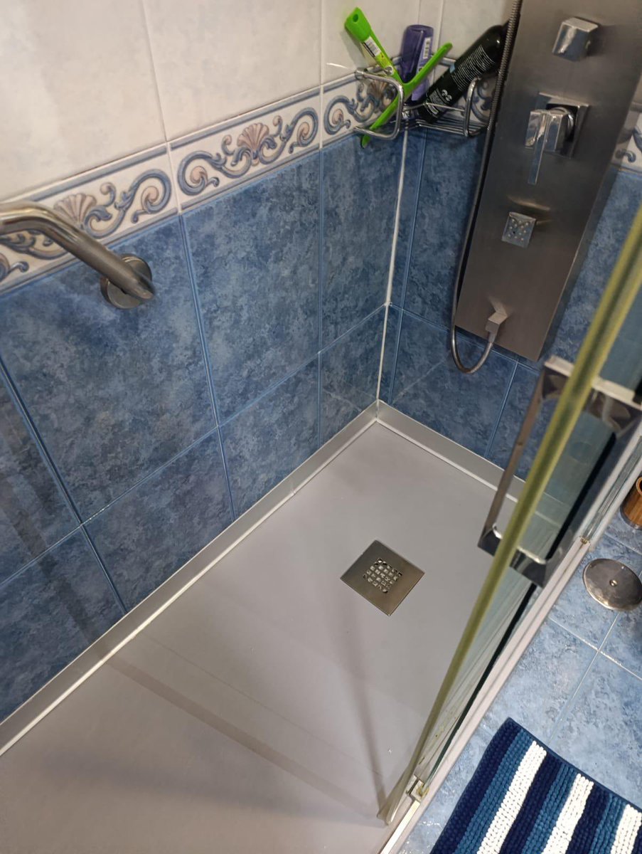 DolmenB's tweet photo. Arrancamos semana!!!!! #platosdeducha #platosdeduchaamedida #concellodeteo #bañosbonitos #bañosmodernos https://t.co/JESfI7stZP