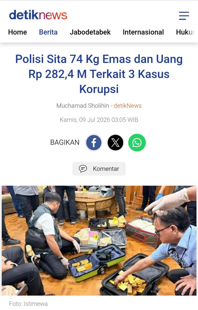 aleaaazrn_'s tweet photo. Demi Tegakkan Keadilan Polri membuktikan tak ada ruang bagi pelaku korupsi &amp; pencucian uang. Pemberantasan korupsi harus dilakukan dengan transparansi, profesionalitas &amp; penegakan hukum yg berkeadilan harus terus dikawal. #KonsistenBerantasKriminalitas https://t.co/n47MU3zQhe