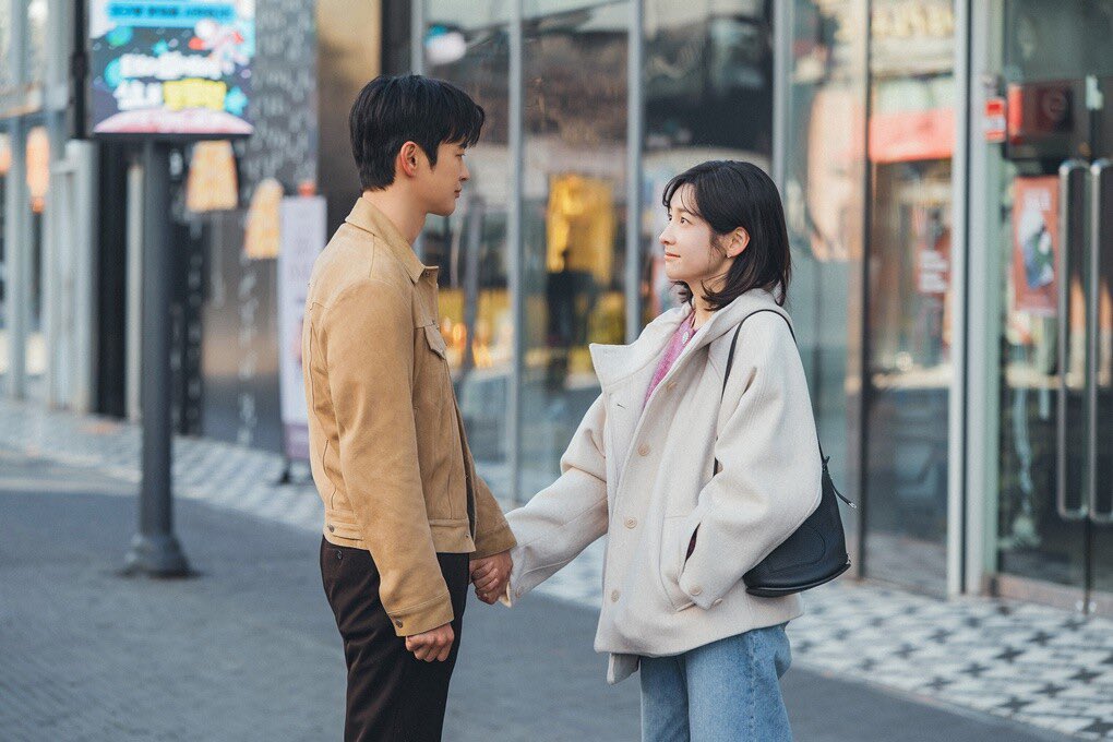 SigAmericas's tweet photo. More stills 

Siwoo❤️Jiyoon
#seoinguk #서인국
#ソイングク #parkjihyun
#내일도출근 https://t.co/1URhYuAgZj