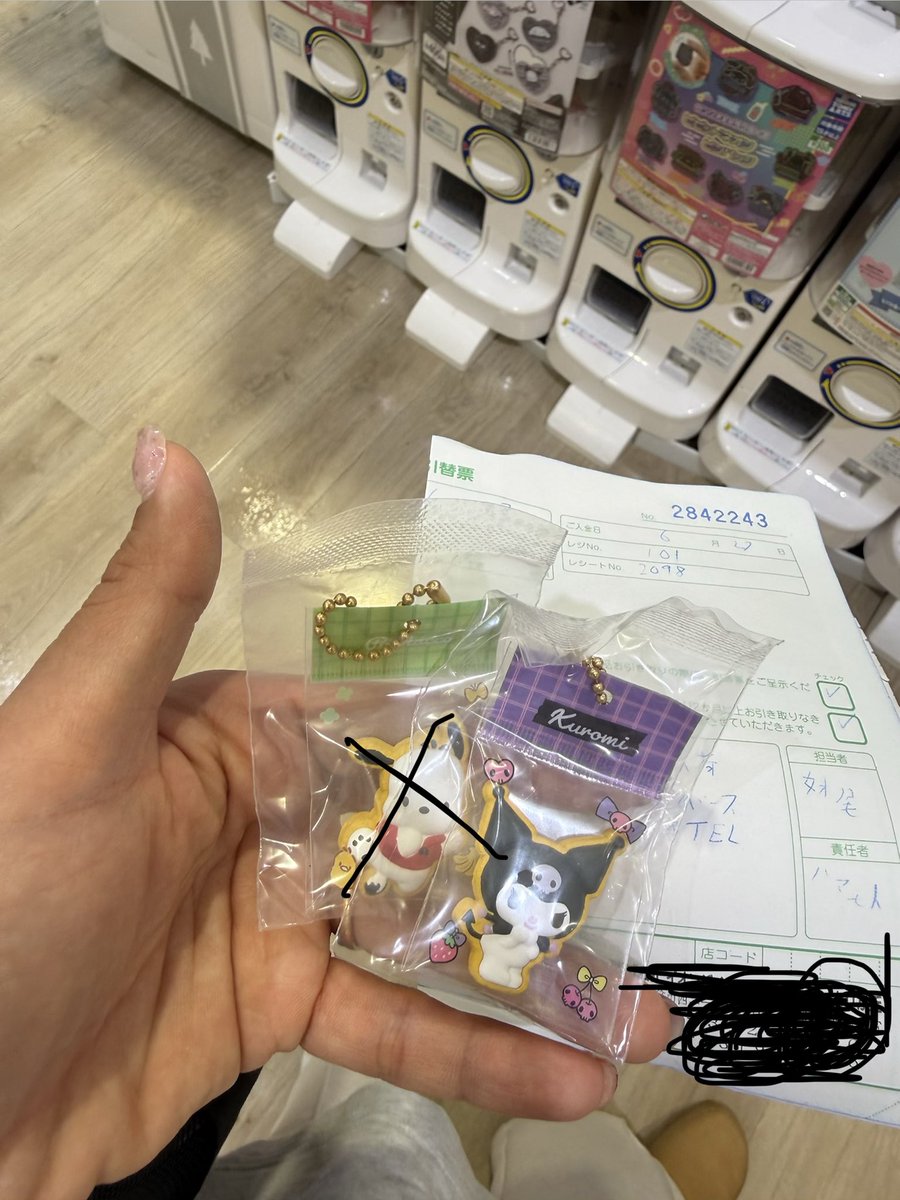 Yukipmhe's tweet photo. サンリオアイシングクッキー

(譲)→クロミ
(求)→キティ

郵送か手渡し可能
手渡しの場合平日→千葉県内
　　　　　　土日祝日→都内可能です。
お気楽にコメントお待ちしております。 https://t.co/VeBkiuB46x