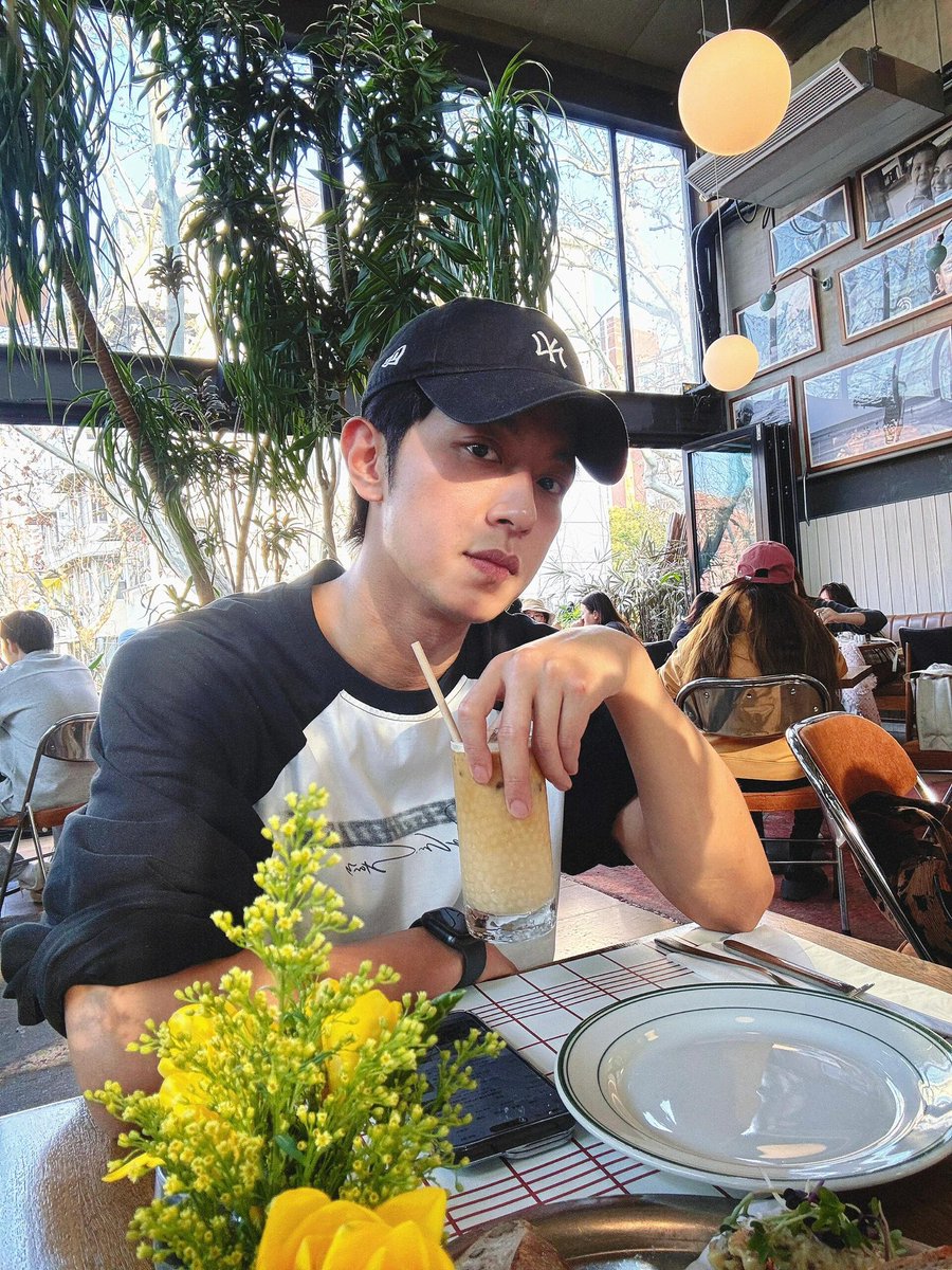 m_xhxq's tweet photo. 원래 수염 자국 극혐하는 인간인데
이패은은… 왤케 좋은지🤤 https://t.co/7U03UlX2z6