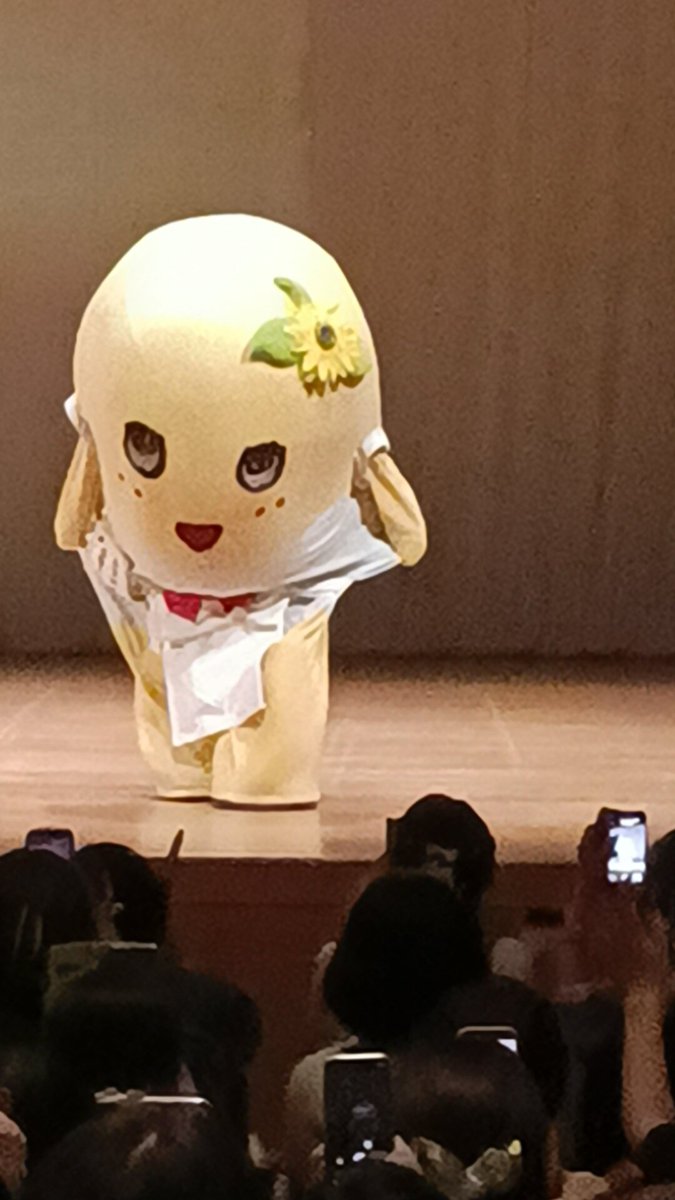 riejupiter0131's tweet photo. @funassyi ふなちゃん〜こんなっし〜💛💙ふんどしカーテシーは、世界初ですよねー
#ふなっしー　
#梨ミ夏2026in大阪 https://t.co/oCZpmODaCr