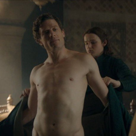 bhangbhangducx's tweet photo. he's the only guy in the seven kingdoms who thinks incest is wrong and it drove him completely insane https://t.co/6vlPMiPm5e