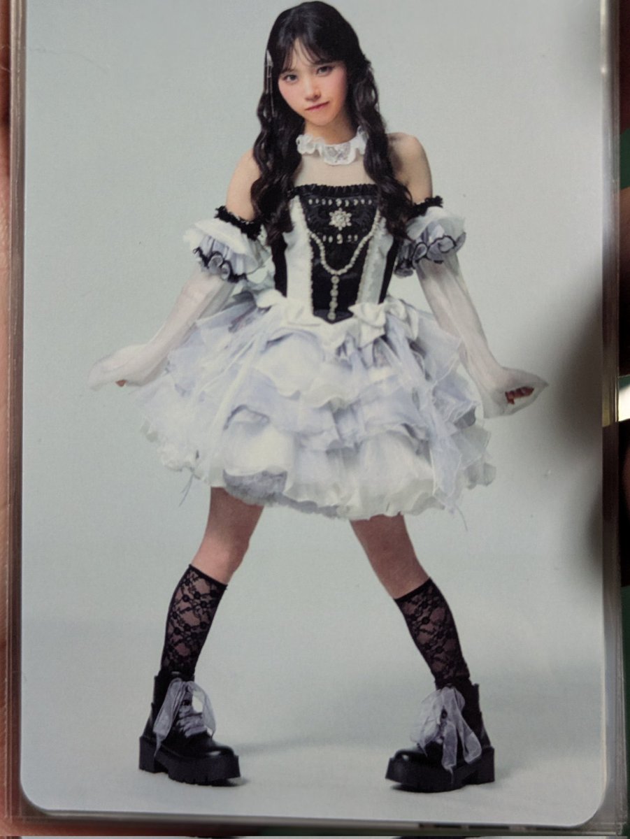 K2siilo1203's tweet photo. ちょっと思っただけなんですが、
今回の美雨ちゃんのこの可愛らしい衣装が
プリパラのそふぃちゃんのこの白黒衣装
(ホワイトスワン)に感じが似てて
見た瞬間可愛さの衝撃がﾋﾞﾋﾞｯときてしまいましたね
(*´ー｀*)
そふぃ様が現実にいたらこんな感じで
どちゃくそに可愛いんだろうな🥹🤍 https://t.co/aEJqaEYimt