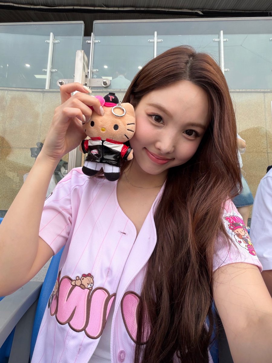 Post by TWICE life on X: 嫉妬しちゃうわ