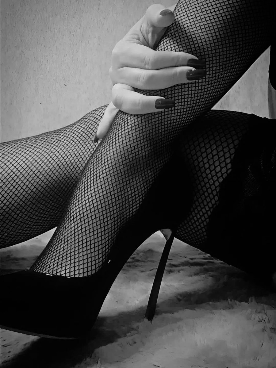 Invisibile18's tweet photo. I tacchi sanno sempre dove andare, con decisione e consapevolezza!
Buongiorno 💋
#BuongiornoATutti https://t.co/EdAFiQsKfv