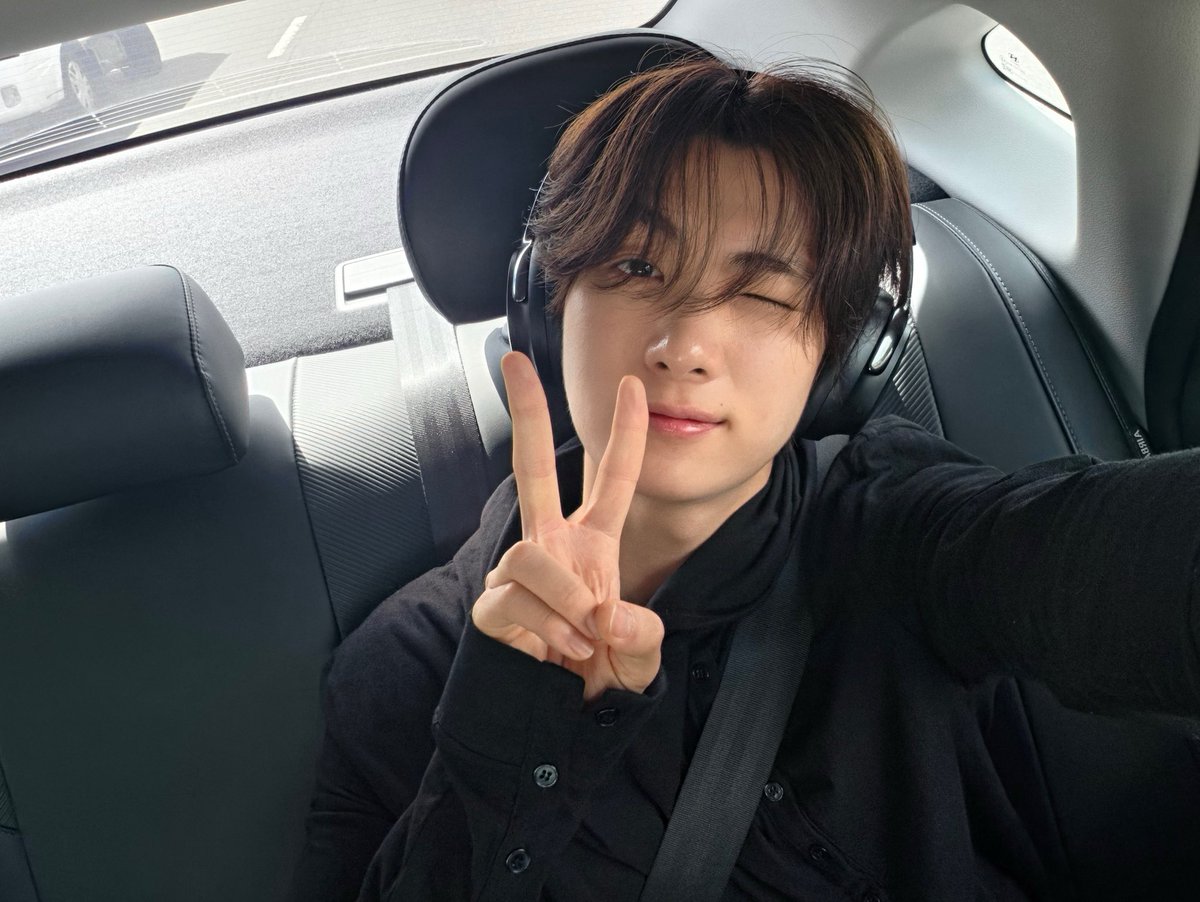 0jaemell's tweet photo. 영재 보고싶슨 오늘도 죤하루 보내~~💙 https://t.co/x0KH9A8txK