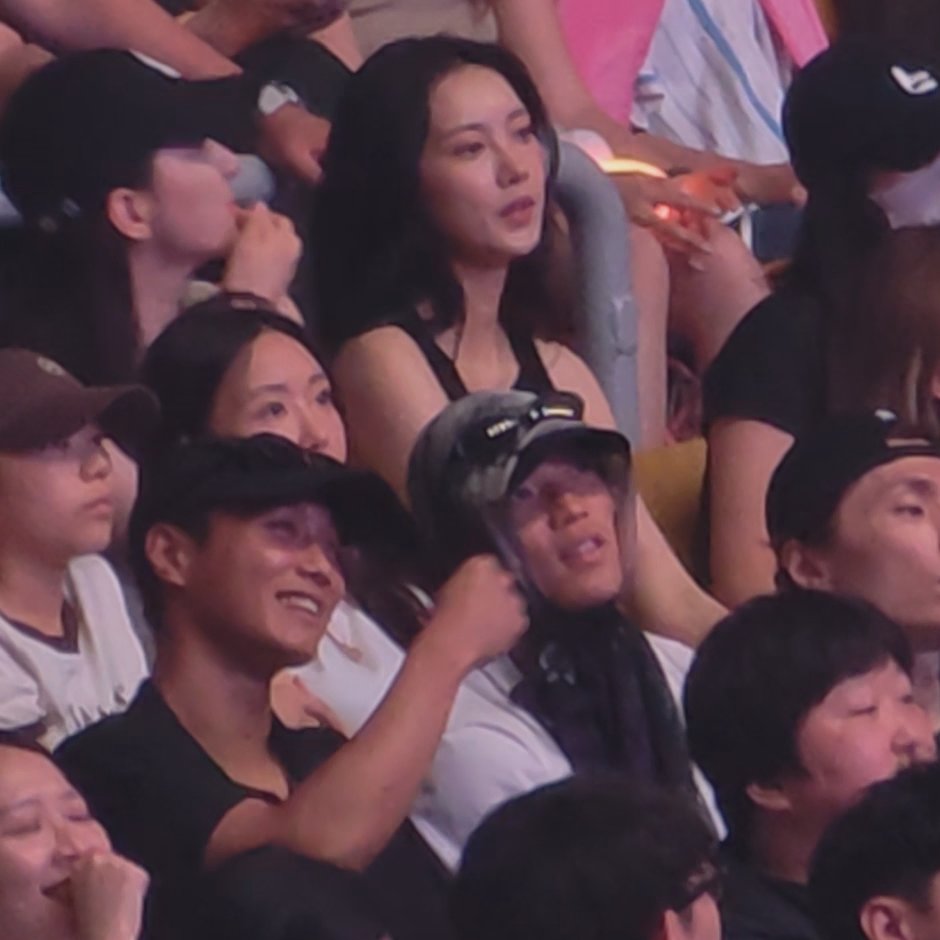 WithPJihyo's tweet photo. South Korean Football Players Paik Seungho and Hwang Hee Chan was also at yesterday's concert! https://t.co/AHfNRsIx8H
