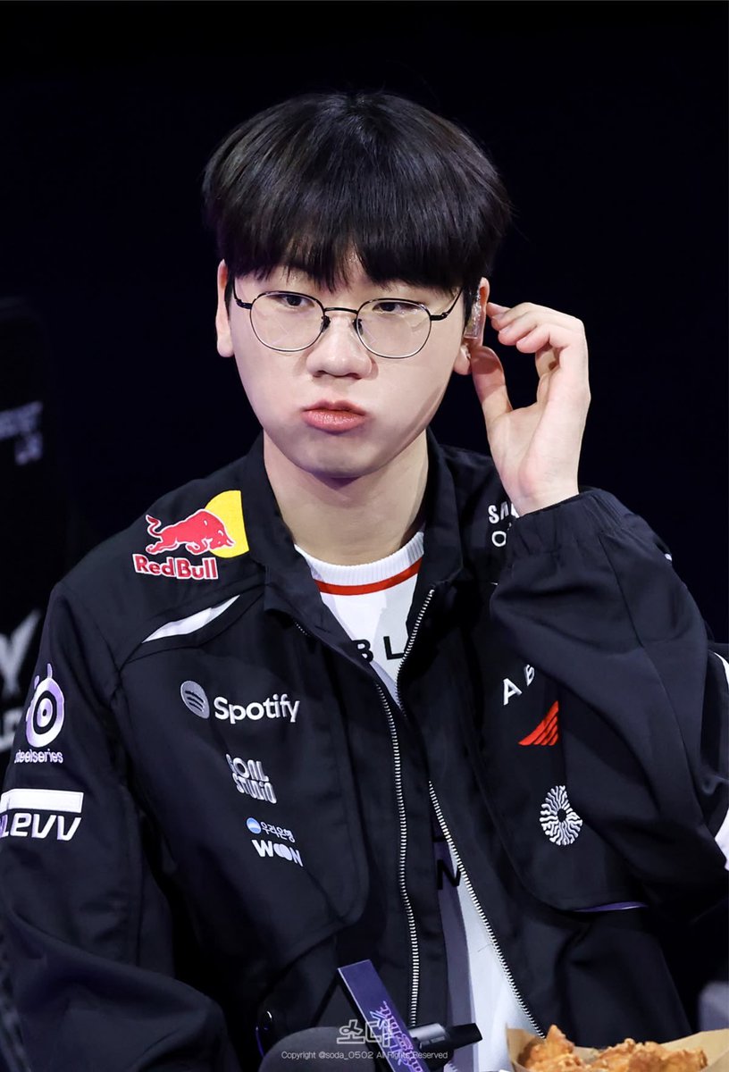 orangeprinted's tweet photo. I judge people based on how they see and talk about Doran btw. So if you're out there spreading misinformation for engagement, you're just a terrible person. And I hope you stay miserable while my player continues to receive love from his fans :3 https://t.co/Eja6SHZjrw