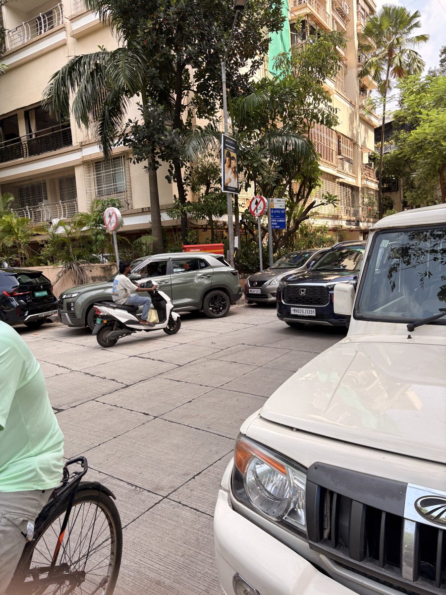 prof Almeida park road Bandra West(ALM79) tweet media